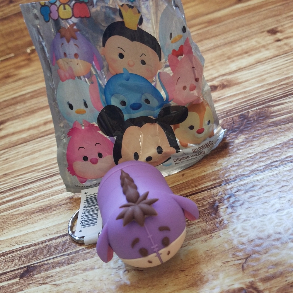 Disney Tsum Tsum Eeyore Mystery Keychain Clip Purse Pal Winnie The Pooh